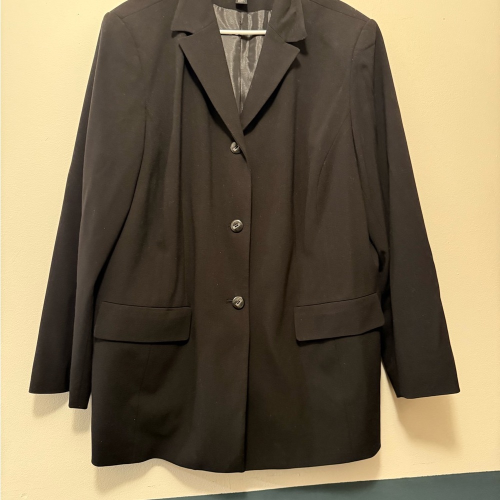 Josephine Chaus Elegant Black Blazer